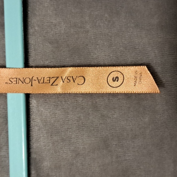 NWOT CasaZeta-Jones reversible robe - Picture 3 of 4